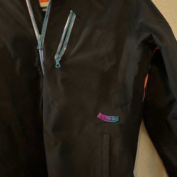 Volcom Gortex Snow Jacket - Picture 2 of 7